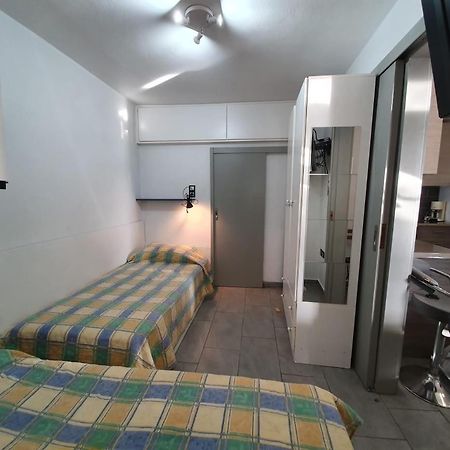Sea & City Mary'S Residence 雅典 外观 照片